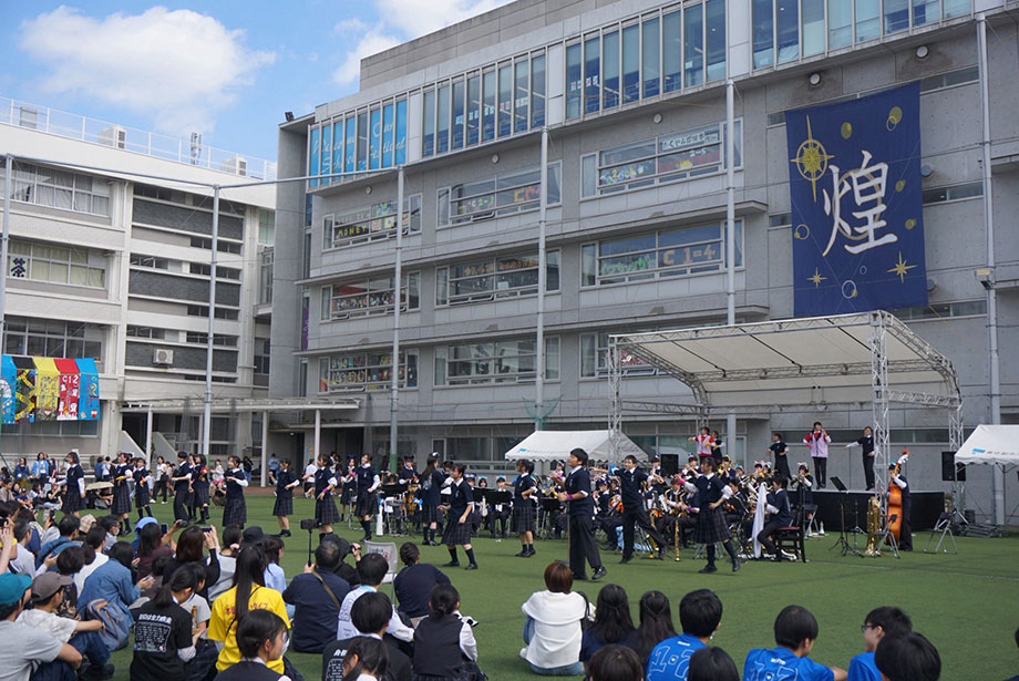 ブラスバンド